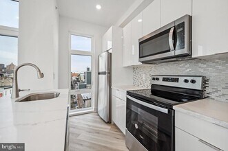 2301 Grays Ferry Ave in Philadelphia, PA - Building Photo - Building Photo