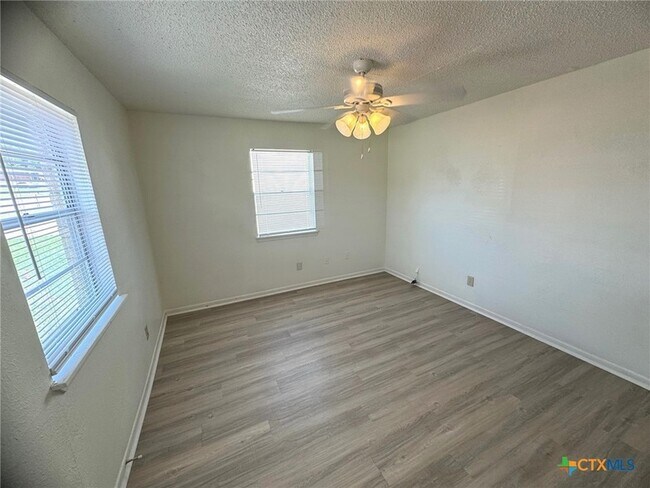 604 Sunset Ln, Unit B in Copperas Cove, TX - Building Photo - Building Photo