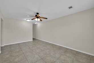 170 S Bend Dr in Willis, TX - Building Photo - Building Photo
