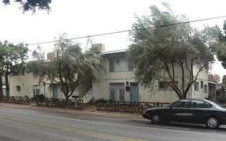 506 Irvine Ave Apartments