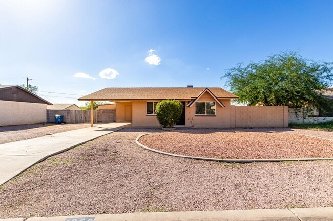 property at 1862 S Buena Vista Dr