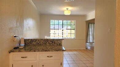 2702 Foliage Green Dr, Unit 1 in Houston, TX - Building Photo - Building Photo