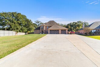 213 E Peck Blvd in Lafayette, LA - Building Photo - Building Photo
