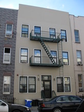 302 Harman St in Brooklyn, NY - Building Photo - Building Photo