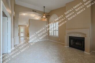 263 E Ashurst Dr in Phoenix, AZ - Foto de edificio - Building Photo