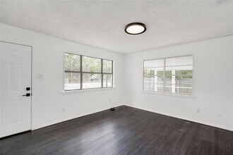 4948 Crossover Rd in San Marcos, TX - Building Photo - Building Photo