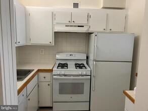 4515 Willard Ave in Chevy Chase, MD - Building Photo - Building Photo