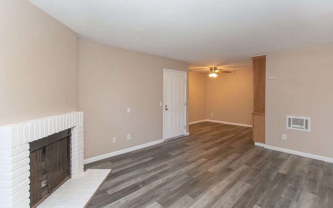 1710 S El Camino Real in Encinitas, CA - Building Photo - Building Photo