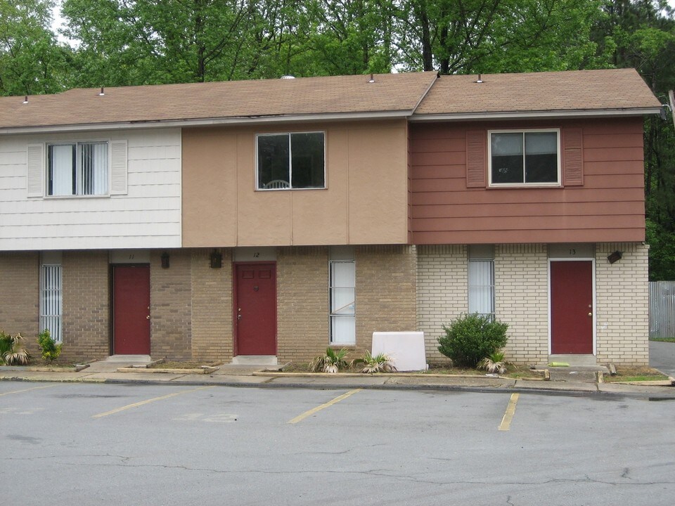 Spanish Valley Apartments in Little Rock, AR - Building Photo