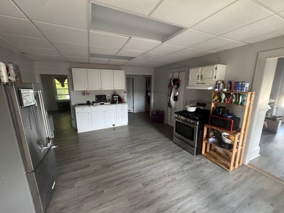 30 Chestnut St in Fitchburg, MA - Building Photo