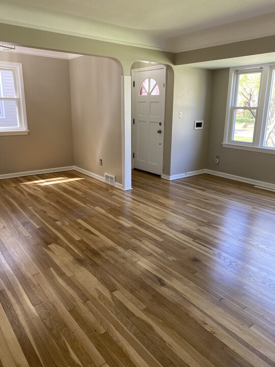 20185 Bonnie Bank Blvd in Rocky River, OH - Building Photo