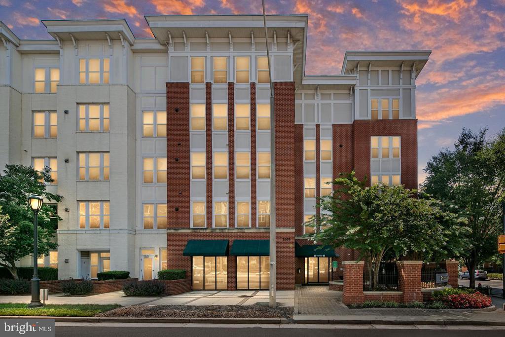 2655 Prosperity Ave in Fairfax, VA - Foto de edificio