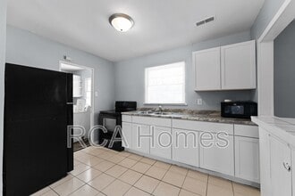 6262 E 24th St in Indianapolis, IN - Building Photo - Building Photo