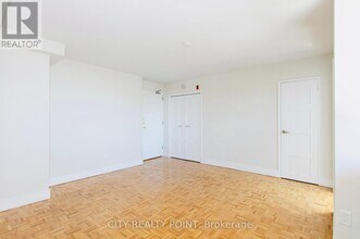 490-490 Eglinton Ave E in Toronto, ON - Building Photo - Building Photo