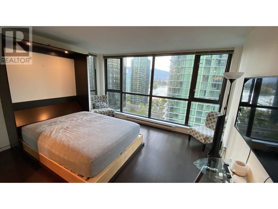 1331-1331 Alberni St in Vancouver, BC - Building Photo