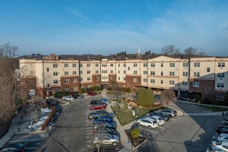 RiverView Apartments in Bristol, CT - Foto de edificio - Building Photo