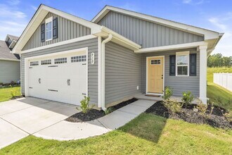 910 English Grn Wy in Woodruff, SC - Building Photo - Building Photo