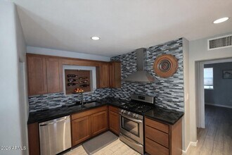 174 W Highland Ave in Phoenix, AZ - Building Photo - Building Photo