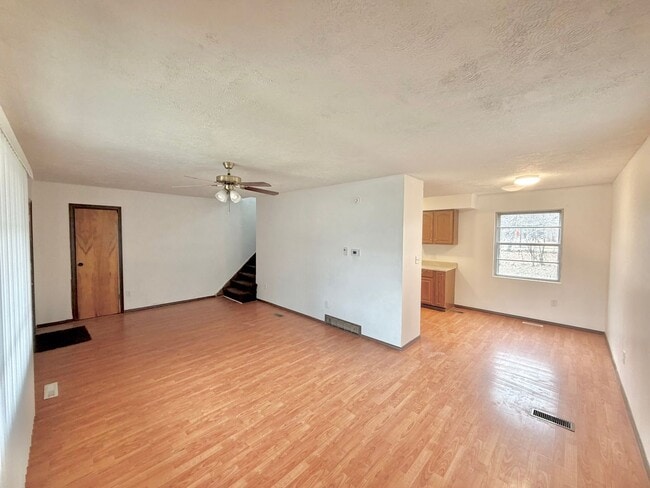 312 W Dewey St in Flint, MI - Building Photo - Building Photo