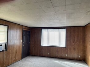 129 Loto St in Eagle Point, OR - Foto de edificio - Building Photo