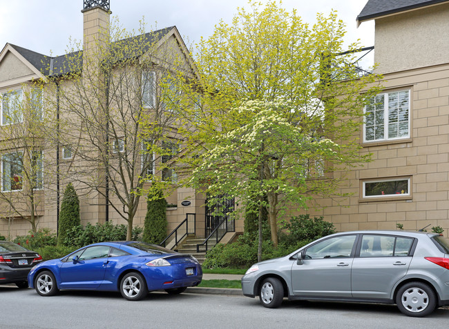 Brownstone in Vancouver, BC - Building Photo - Building Photo