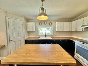 2352 Bay Grove Rd in Freeport, FL - Building Photo - Building Photo