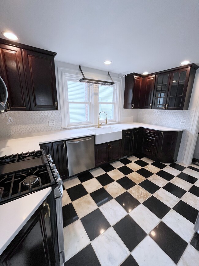 property at 1112 Salina St