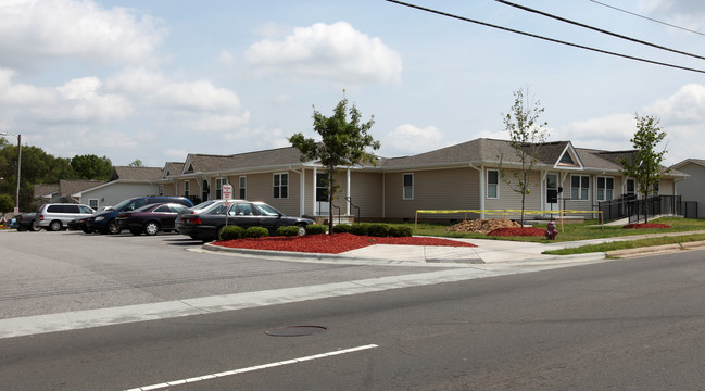 Mutual Heights Apartments in Durham, NC - Building Photo - Building Photo