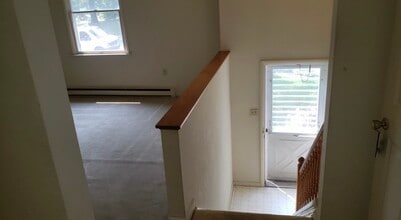 36 Kendes Rd in Millersville, PA - Foto de edificio - Building Photo