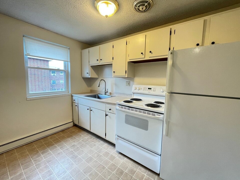 183 Loudon Rd in Concord, NH - Building Photo