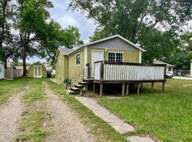 214 2nd Ave W in West Fargo, ND - Building Photo