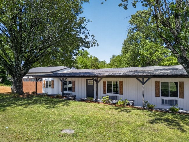 3090 Pilgrims Rest Rd in Gadsden, AL - Building Photo - Building Photo