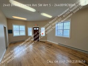 2440 Byron Center Ave SW in Wyoming, MI - Building Photo - Building Photo