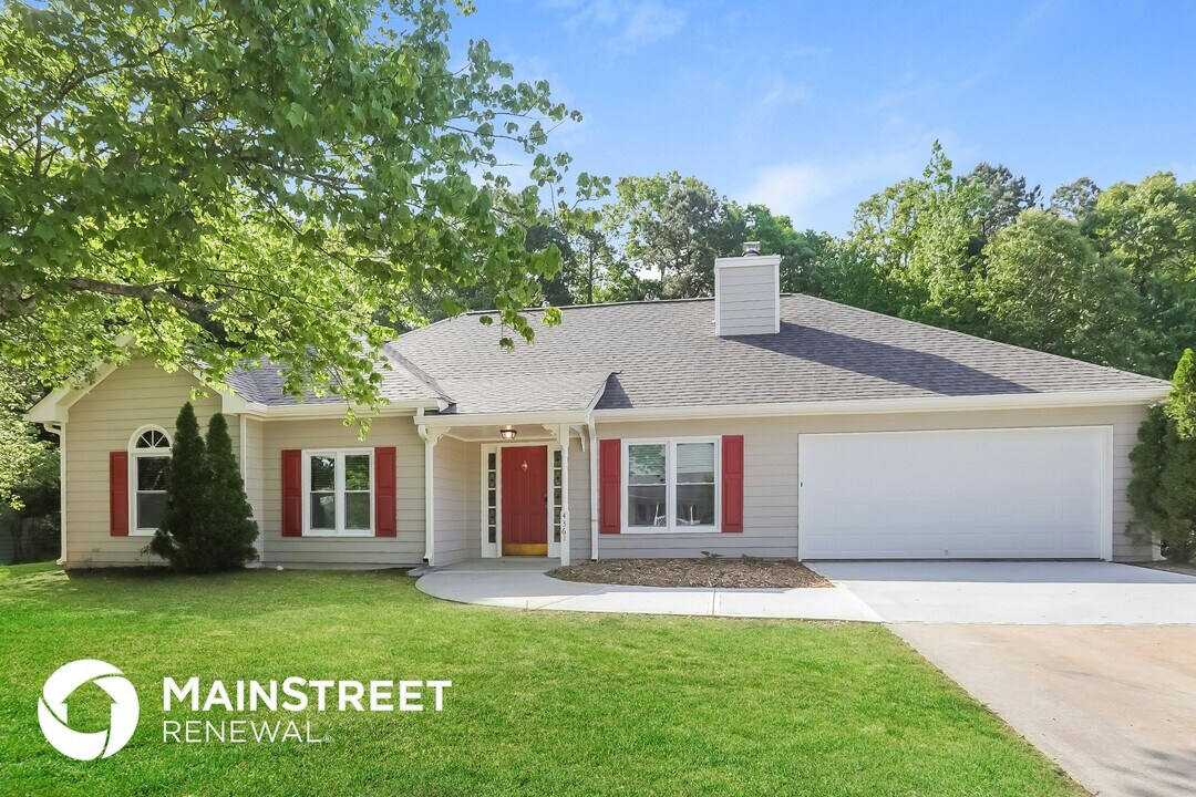 4361 Fiddlers Bend in Loganville, GA - Building Photo