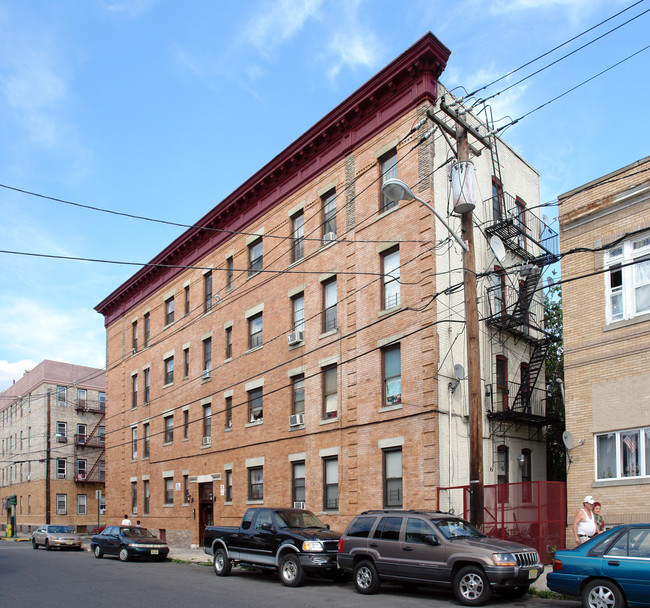 5608-5614 Palisade Ave in West New York, NJ - Building Photo - Building Photo