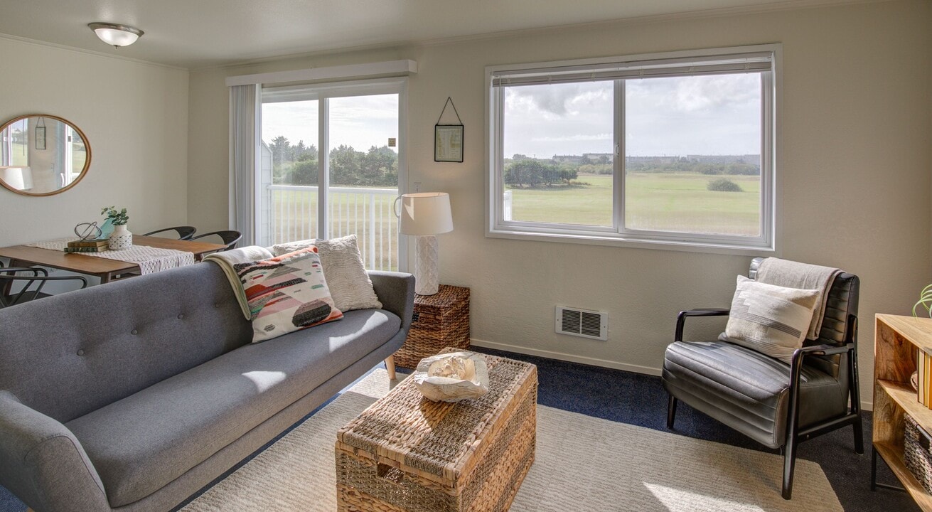 605 Point Brown Ave NW in Ocean Shores, WA - Foto de edificio