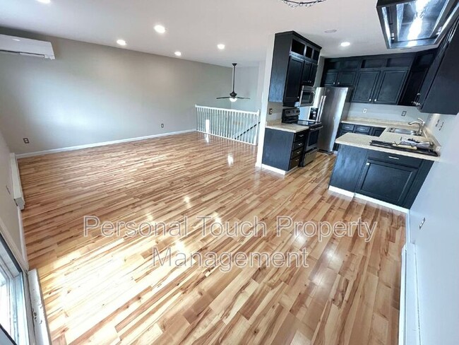 property at 2722-33 1/2 33 1/2 Ave S