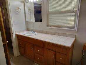 3589 W Gordon Ave in Layton, UT - Foto de edificio - Building Photo