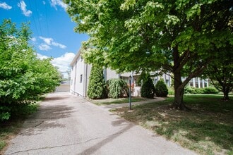 3048 Carskaddon Ave, Unit 3 in Toledo, OH - Foto de edificio - Building Photo