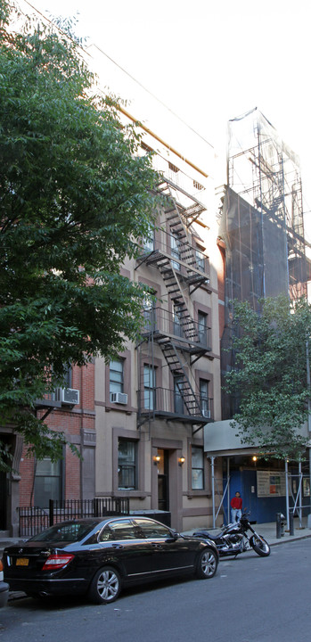 224 E 81st St in New York, NY - Building Photo