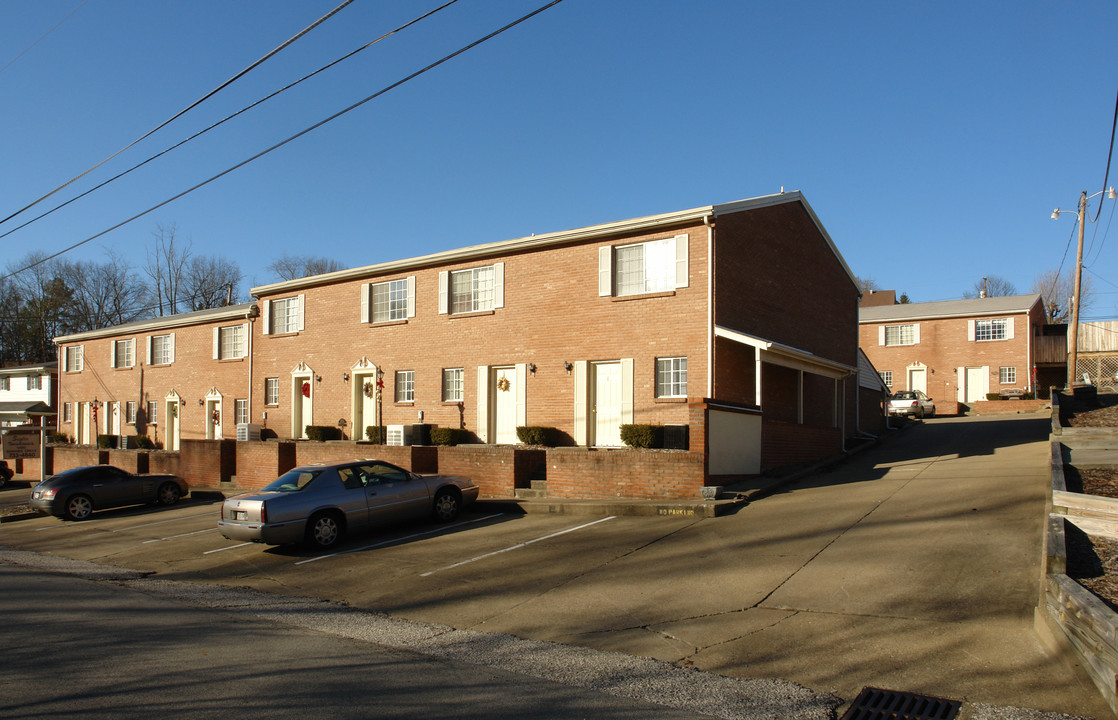 5480 Shawnee Cir in Huntington, WV - Building Photo