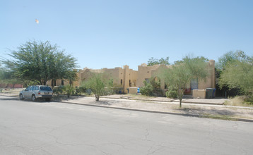 403-419 N Tyndall Ave in Tucson, AZ - Building Photo - Building Photo