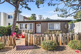 12784 Via Cortina in Del Mar, CA - Building Photo - Building Photo