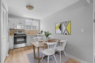 4 Robinwood Ave, Unit 2 in Boston, MA - Foto de edificio - Building Photo