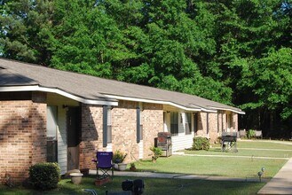 1433 Co Rd 187 in Lanett, AL - Building Photo - Building Photo