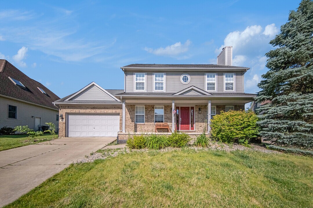 403 Pembroke Dr in Saline, MI - Building Photo