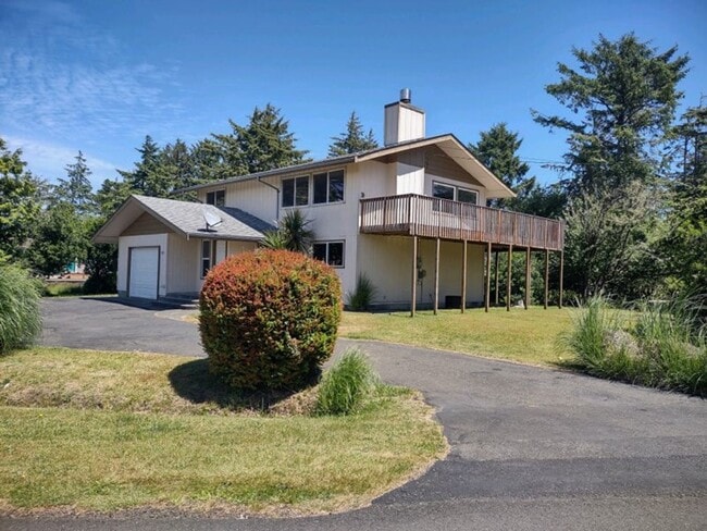 property at 528 Puffin Ave NE