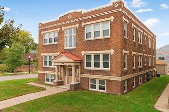 3711 Columbus Ave in Minneapolis, MN - Foto de edificio - Building Photo