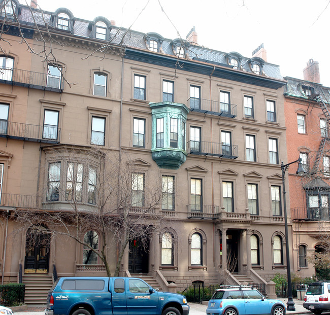 131 Beacon St in Boston, MA - Foto de edificio - Building Photo