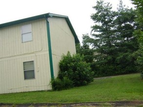 Pine Creek Apartments in Cleveland, TN - Building Photo - Building Photo